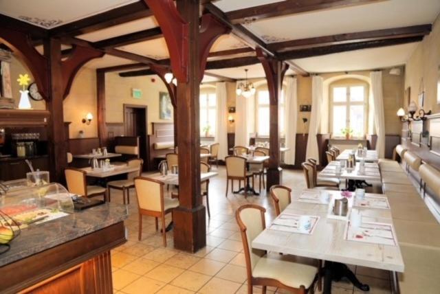 Hotel Goldener Adler Garni Hallstadt Exterior photo