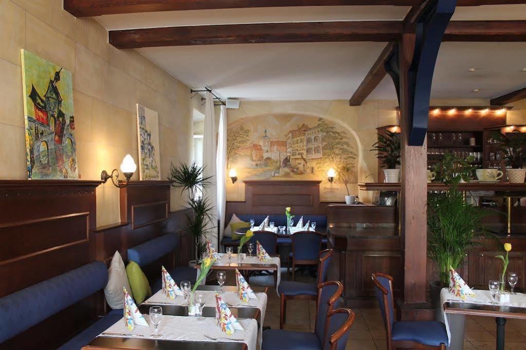 Hotel Goldener Adler Garni Hallstadt Exterior photo