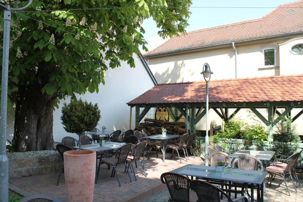 Hotel Goldener Adler Garni Hallstadt Exterior photo