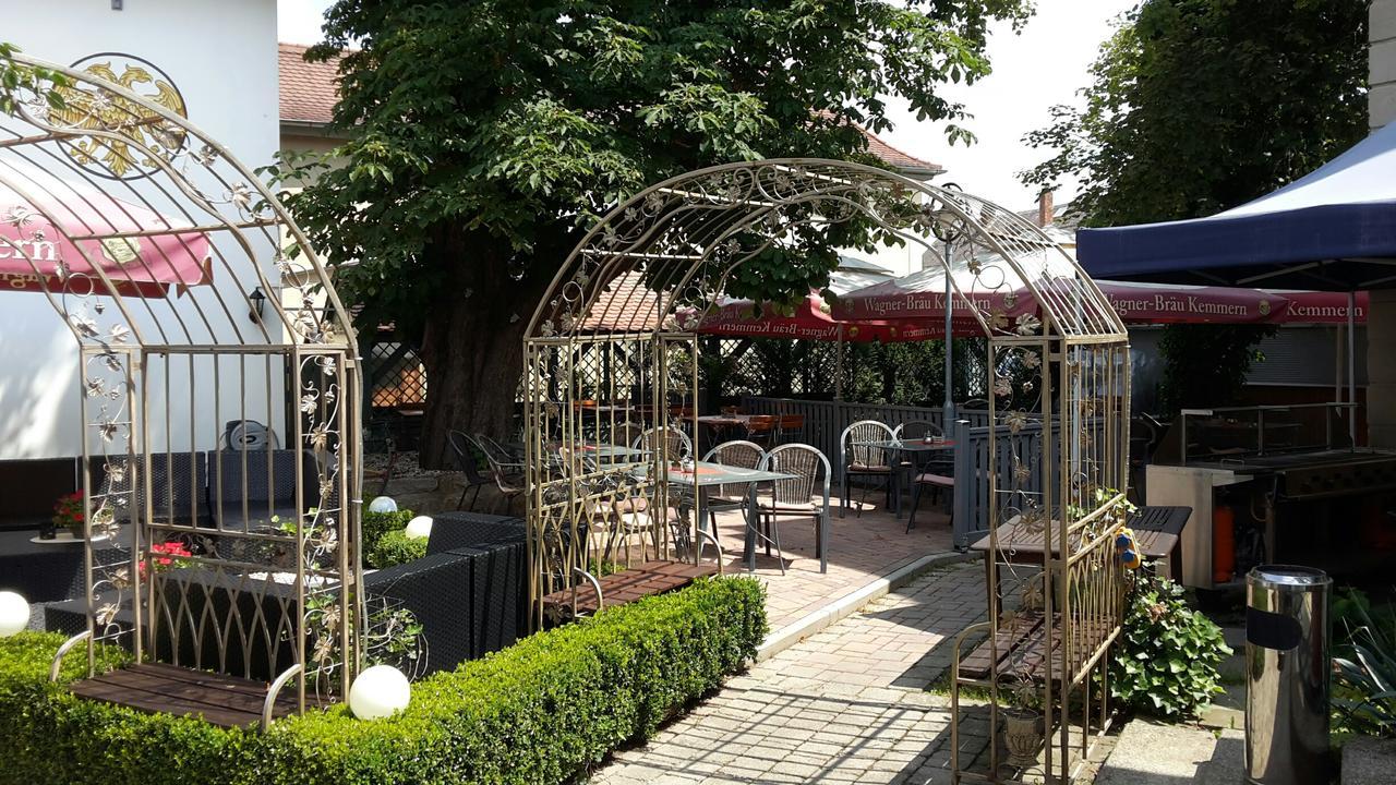 Hotel Goldener Adler Garni Hallstadt Exterior photo